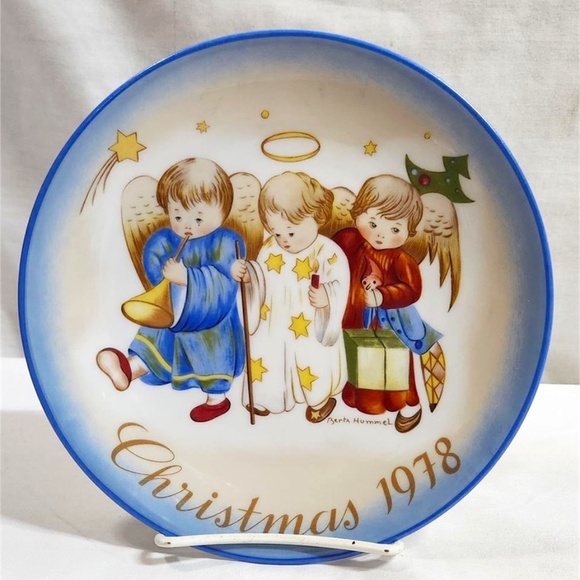 Vintage Hummel Christmas Plate (1978) - Picture 1 of 2